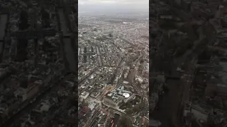 737 Flying low over Amsterdam City during storm landing on Oostbaan Schiphol