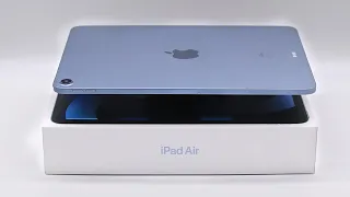 iPad Air 4 (SKY BLUE): Unboxing & Impressions (What's an iPad Pro?)