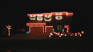 Halloween Light Show 2009 in HD - This is Halloween