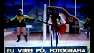 Paula Fernandes no Programa do Ratinho 23/04/13 parte 6