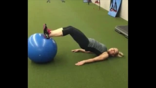 Lying Hamstring Curl With Ball