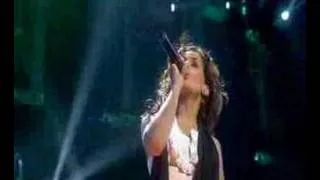 Nelly Furtado - Say It Right (live)