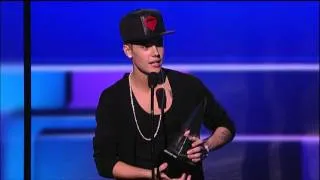 Justin Bieber Wins Pop/Rock Album - AMA 2012