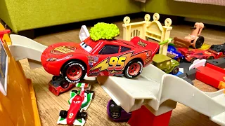 Looking for Lightning McQueen Cars: Lightning McQueen, Mater, Doc Hudson, Ramirez, Hicks, Storm, Red