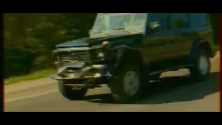 Икс и Сэм (2007) - car chase scene