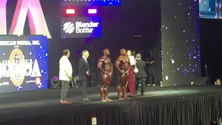 Shawn Rhoden beats Phil Heath at the 2018 Mr. Olympia