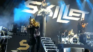 Skillet "Awake And Alive" Feat. Lacey Sturm Live In Mankato