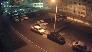 Автомобильный вор попал на камеры в Волжском