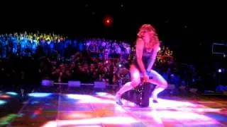 Hung Up - Madonna in Bercy, Paris (28/08/2006) - Confessions