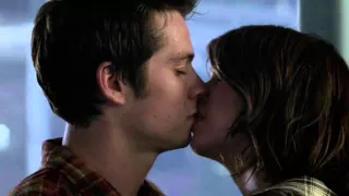 Teen Wolf Stiles and Malia Kiss