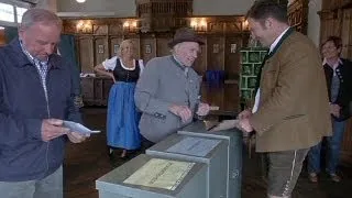 Landtagswahl in Bayern: CSU hofft auf absolute Mehrheit