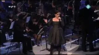 Trijntje Oosterhuis Sings Burt Bacharach & The Metropole Orc