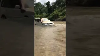 Travessia do Rio Santo Antônio com a Mitsubishi Pajero Full na Serra da Canastra