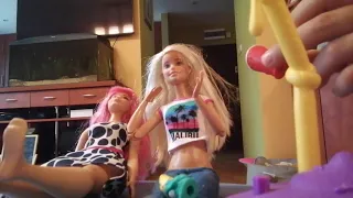Atak zgnilaków w domu Barbie 🙀