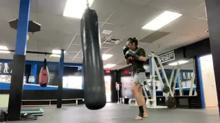 Lazy bagwork (Muay Thai/kickboxing)