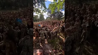 Ukrainian soldiers hours prior to the #Kharkiv offensive, singing the anthem