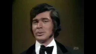 Engelbert Humperdinck - Spanish Eyes (1968 HD 720p)