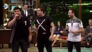 Beyaz Show - Kimliği belirli 3 Adam Beyaz Show stüdyosunu bastı!