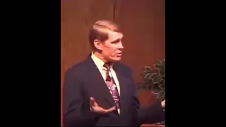 Kent Hovind DISMANTLES Evolution in 4 minutes!