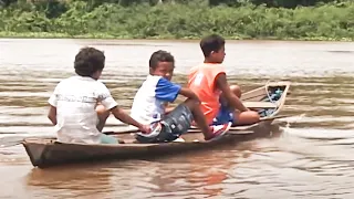 Дороги невозможного - Бразилия, маленькие лодочники Амазонки