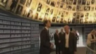 Dutch FM visits Yad Vashem in Jerusalem