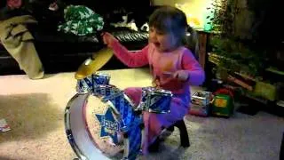 Lily drumming 002.avi