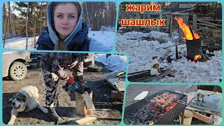 Жизнь на даче/жарим шашлык/уехала кататься одна/отдых после рабочего дня.