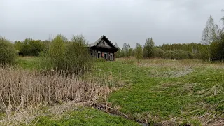 Мёртвые дома в заброшенной деревне староверов