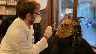 Krampus beim Coronatest