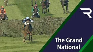 SILVER BIRCH holds off McKelvey to win the 2007 Grand National for Gordon Elliott