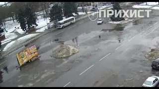 В Никополе у автомобиля на ходу отпало колесо