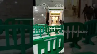 Могила пророка Мухаммада ﷺ внутри