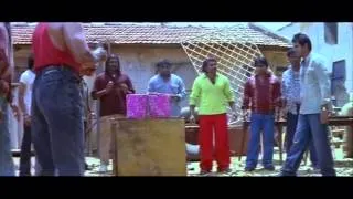 Santa Movie Scenes - Crazy Aarti following Criminal Shivrajkumar and presenting valentines day gift