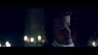 Outlander Jamie and Claire Sing them a song (1x07)