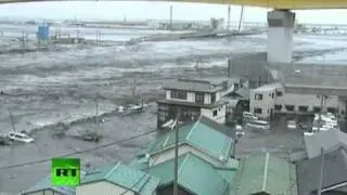 Japan Tsunami 2011 Mud Wall Inundating City  [Full HD Video]