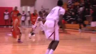 Houston - North Shore High's Jalin Hart no-look pass to Johnathan Motley for the slam