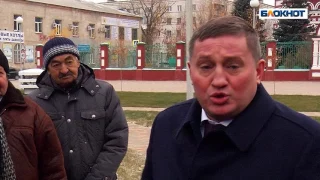 Губернатор Андрей Бочаров заявил, что хотели заживо сжечь всю его семью.