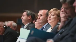 Weber cierra su campaña con el apoyo de Merkel en Múnich