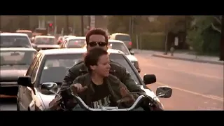 Terminator 2 el día del juicio final t800 le dice a John Connor que el lo envío