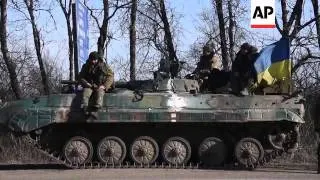 Ukrainian troops seen moving away from Debaltseve