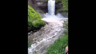 Водопад в Миннеаполисе
