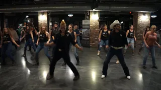 Ian Munsick - I See Country Honky Tonk Way Line Dance