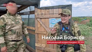 Боец "Хотой" из 1461 полка провел экскурсию по блиндажам, в которых отдыхают бойцы