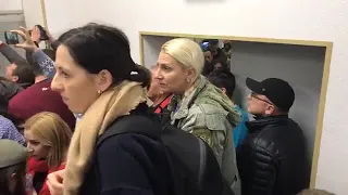 Журналістка "Страна.ua" Юлія Корзун викликає поліцію в суді по справі Юлії Кузьменко