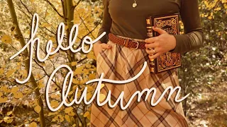 Welcoming Autumn // cozy fall decorating, cottagecore art + autumn style lookbook