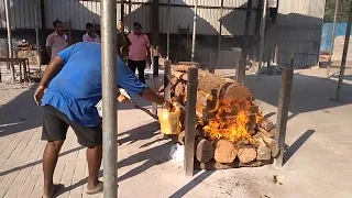 Cremation in India - кремация в Индии