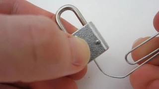 Как открыть замок одной скрепкой!!! | How to open a lock clip !!!