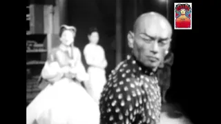 Yul Brynner and Gertrude Lawrence in THE KING AND I (1952, Broadway)