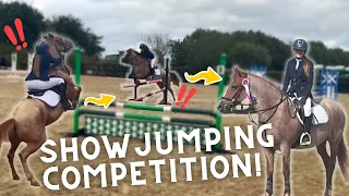 We enter into a SHOWJUMPING COMPETITION 🏅