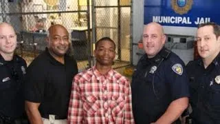 Teen hailed for helping save officer who arrested him